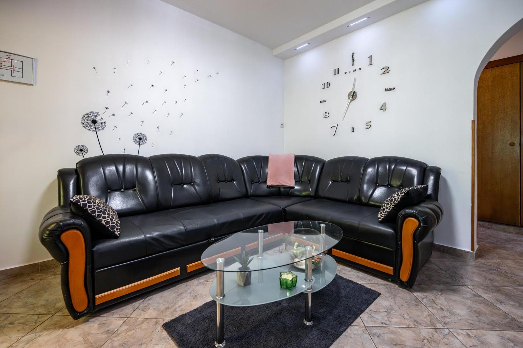 E-M Apartments With Private Pool Винкуран Экстерьер фото
